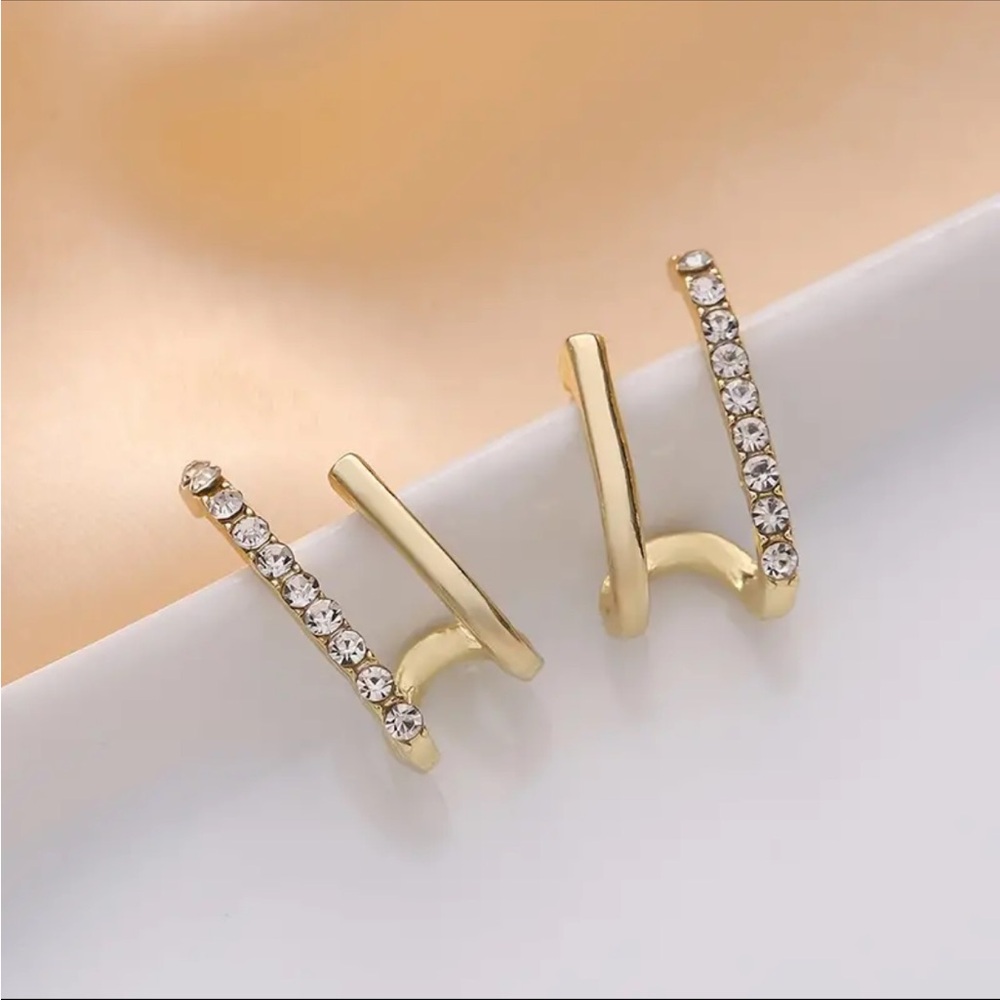 BRAND NEW 💖18K Gold Plated, anti-fade versatile elegant unique earrings - Picture 3 of 4